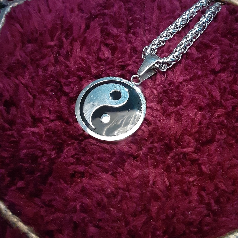 Yin Yang Chain